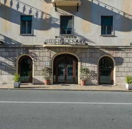 吉里奥斯尔酒店